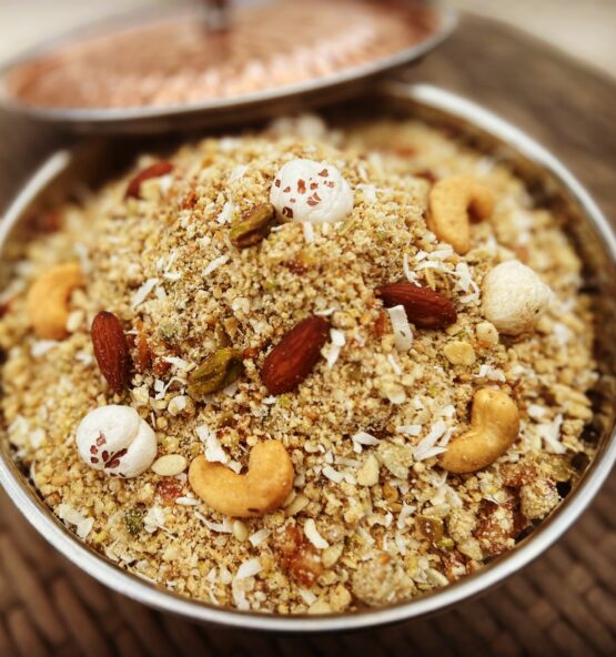 Fyza’s%20Kitchen%20|%20Panjiri%20–%20All Natural%20Granola
